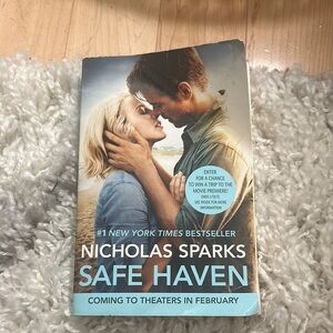 Nicholas Sparks 'Safe Haven' Paperback